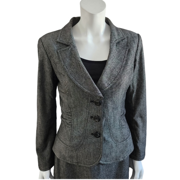 LE CHATEAU 2 pc suit Grey/Black skirt set Jacket/Blazer & Pencil Skirt 3/4 - Picture 2 of 16